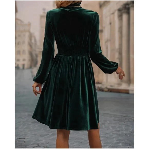 Classic Hunter Green Velvet Holiday Party Evening dress - Picture 3 of 3